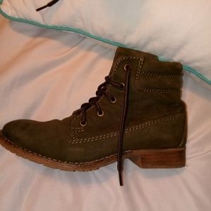 Steve Madden boots